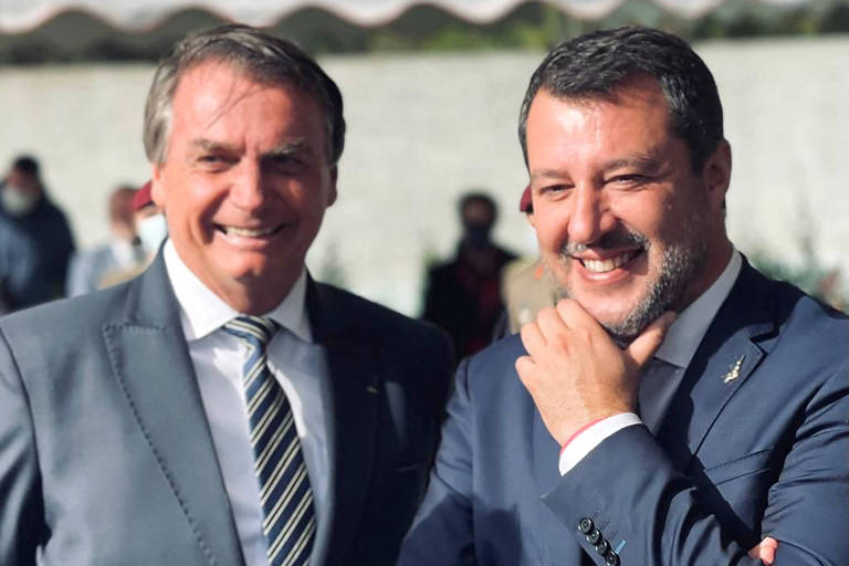 Bolsonaro isolado na festa dos poderosos é símbolo da ruína selvagem do Brasil