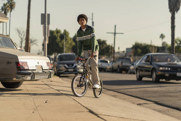 Veja cenas de 'Colin em Preto e Branco', série da Netflix