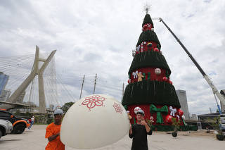 ARVORE DE NATAL DA COCA-COLA