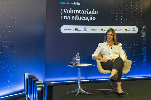 SÃO PAULO, SP, BRASIL, 02-12- 2021: Seminário Voluntariado na Educação - Com abertura do diretor geral do DataFolha Mauro Paulino e mediação da colunista da Folha Laura Mattos, aconteceu de maneira virtual tarde desta quinta-feira, 02 de dezembro, o seminário Voluntariado na Educação. Participaram da segunda mesa Guilherme Lichand, professor da cátedra da Unicef de economia do desenvolvimento e bem estar da Universidade de Zurique; Luiz Miguel Garcia, presidente da União dos Dirigentes Municipais de Educação (Undime); Daniela Aral, coordenadora de desenvolvimento da gestão do Instituto Unibanco. (Foto: Jardiel Carvalho/Folhapress - TREINAMENTO). ***EXCLUSIVO FOLHA ***