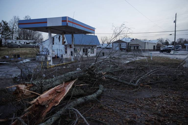 Tornados atingem estados do sudeste e centro-sul dos EUA