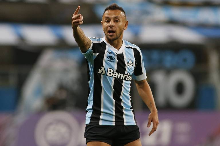 São Paulo contrata o lateral direito Rafinha, rebaixado com o Grêmio