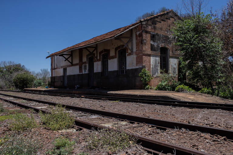 Trem da Morte: ao viajar em busca do passado, encontramos um retrato do Brasil