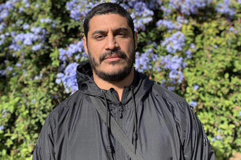 Criolo faz show presencial no Teatro Porto Seguro