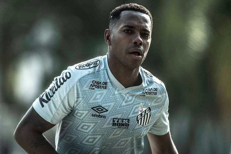 MPF defende que Robinho cumpra no Brasil pena por estupro