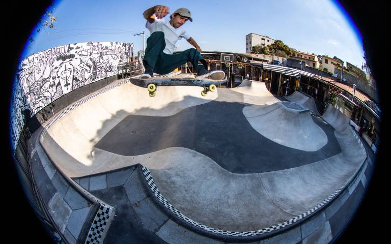 São Paulo tem bares com pista de skate e música