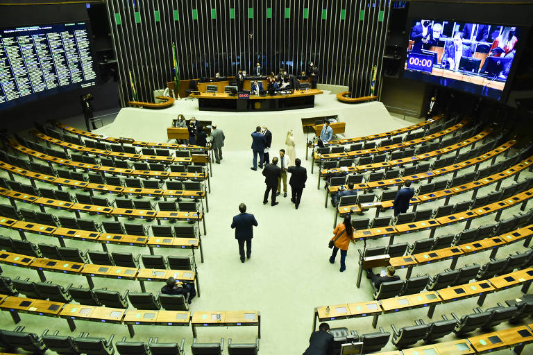 O carnaval da política e o maior bloco do mundo