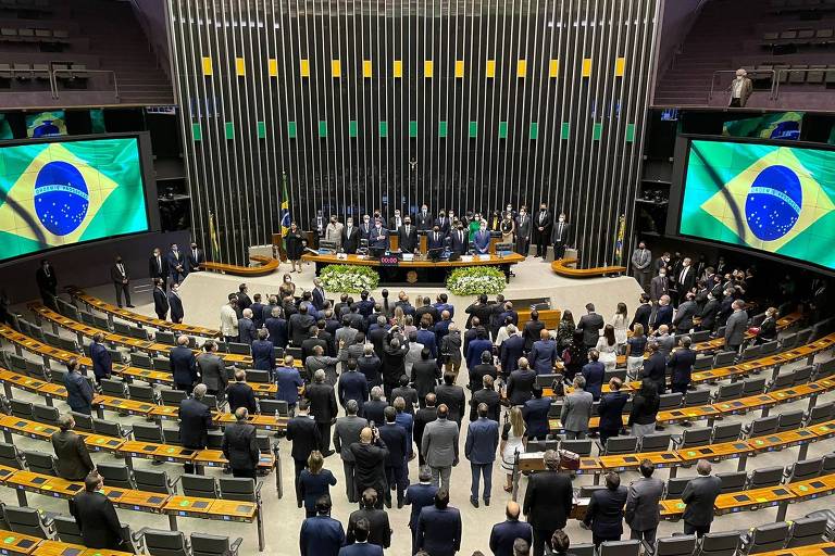 Comissão da Câmara descumpre promessa e encaminha R$ 4,2 bilhões sem transparência