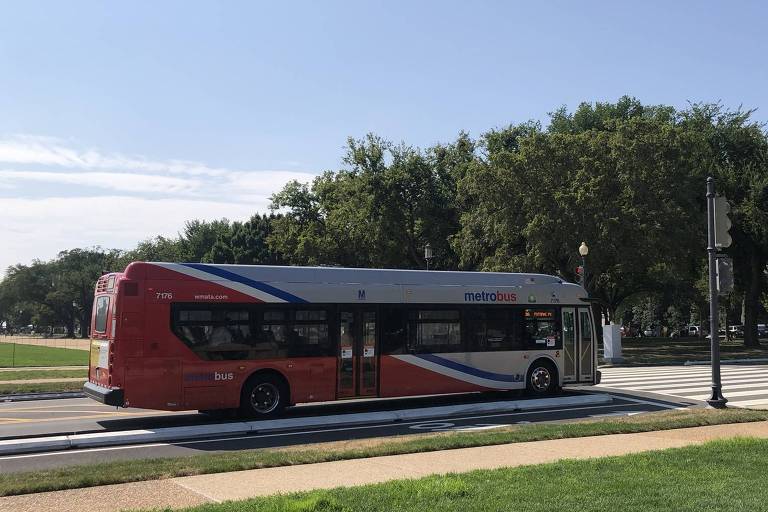 Ônibus na rua