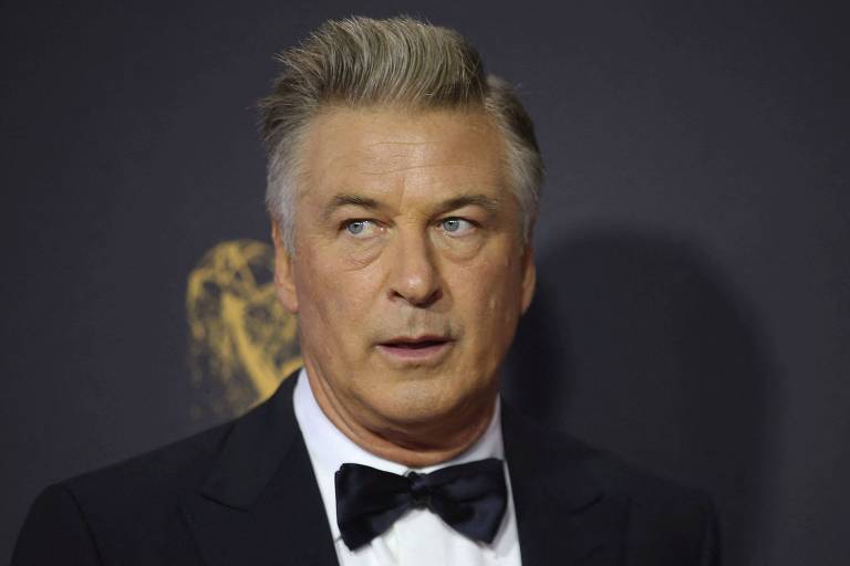 Alec Baldwin diz que é 'estranho' voltar ao trabalho após morte em set