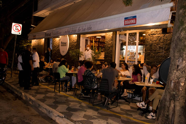 Fachada do Filial, bar da Vila Madalena que reabriu as portas em janeiro