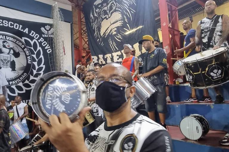 Sem desfile, Vai-Vai aposta em ensaio turbinado, e Tom Maior tem baile de fantasia