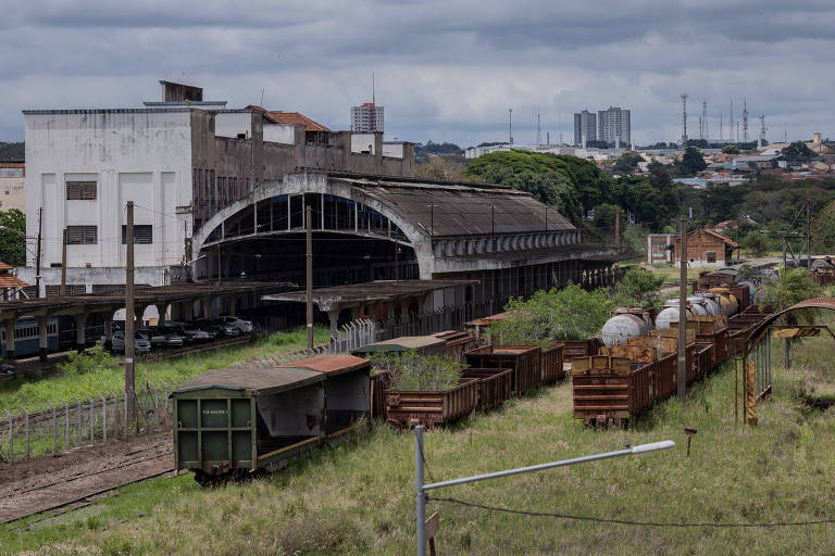 Trem da Morte: em mau estado, estação inicial indica abandono na icônica ferrovia