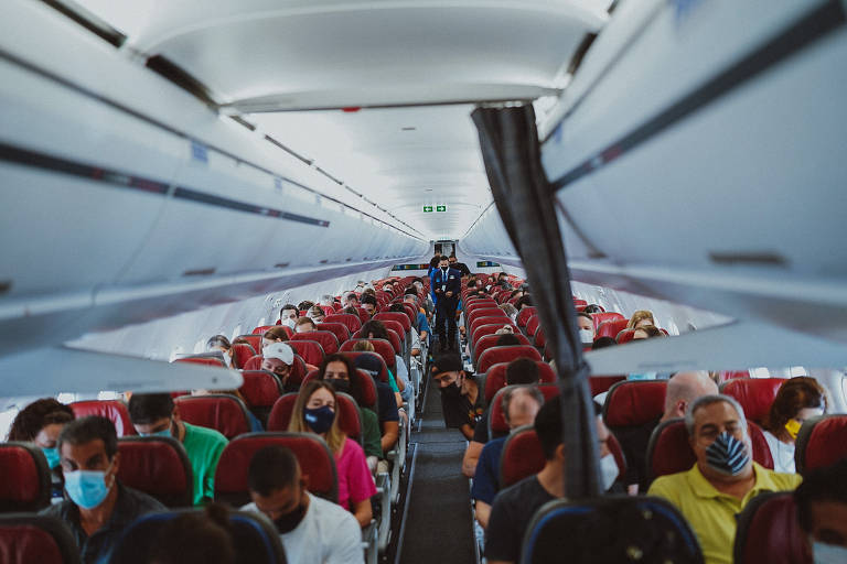 Número de viajantes em voos internacionais salta de 160 mil para 1,15 milhão no mês