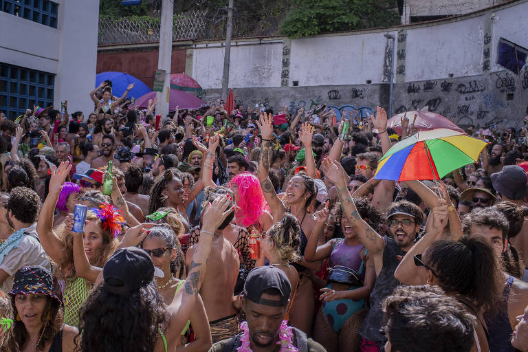 Carnaval mantém receitas de compositores em alta