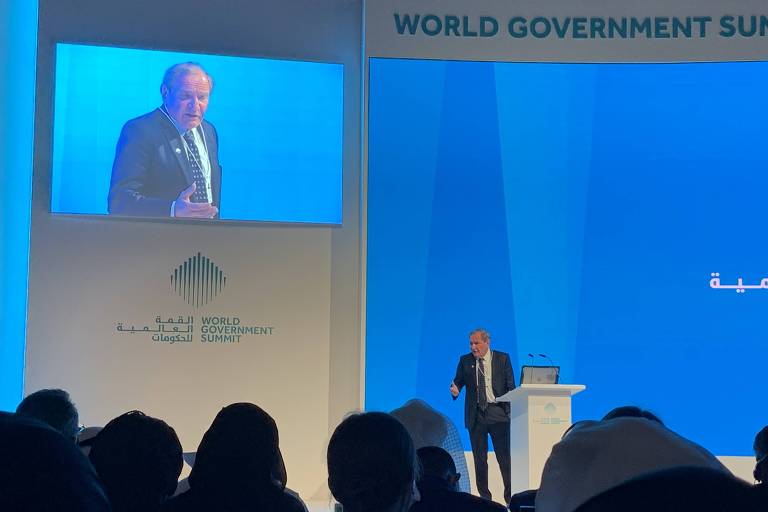 O analista George Friedman durante palestra no World Government Summit, em Dubai, nos Emirados Árabes Unidos