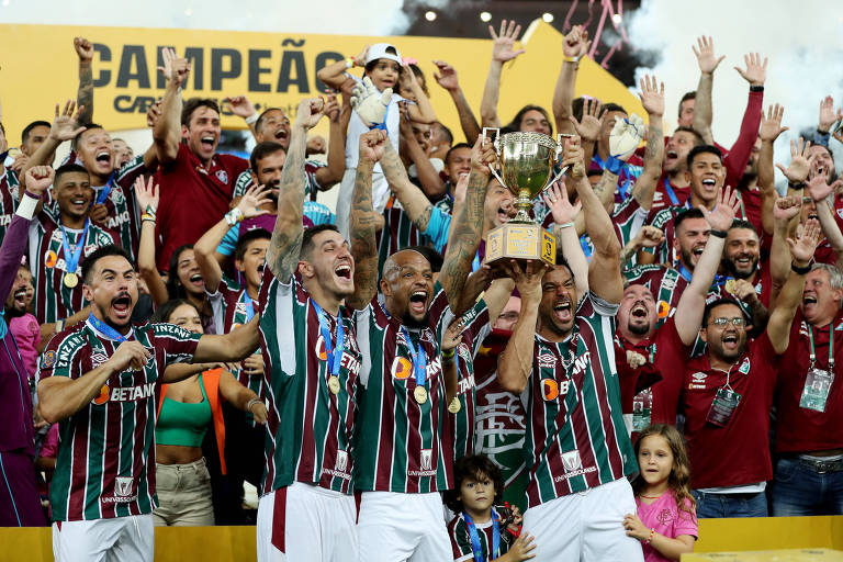 Fluminense segura pressão do Flamengo, conquista o Carioca e quebra jejum