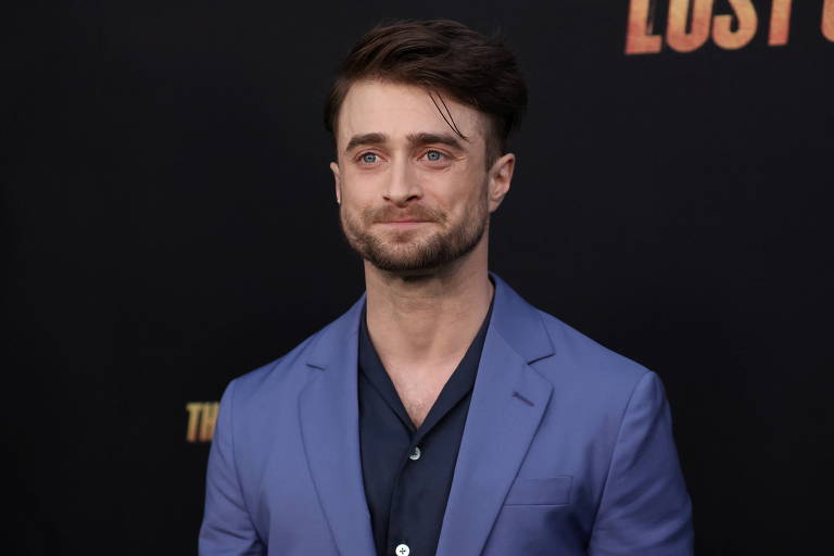 Daniel Radcliffe diz estar triste com postura transfóbica de JK Rowling