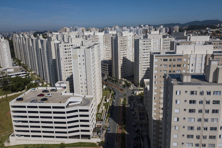 Vendas de imóveis novos no Brasil sobem 43,7% nos 12 meses até abril, diz Abrainc