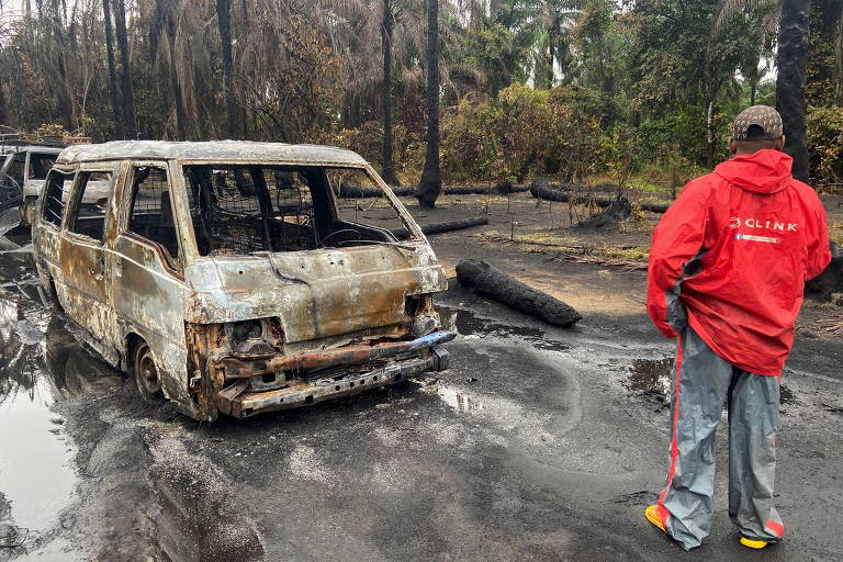 Explosão em refinaria ilegal de petróleo na Nigéria deixa mais de cem mortos