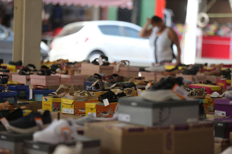 Dia dos Namorados deve ter vendas menores e busca por lembrancinhas