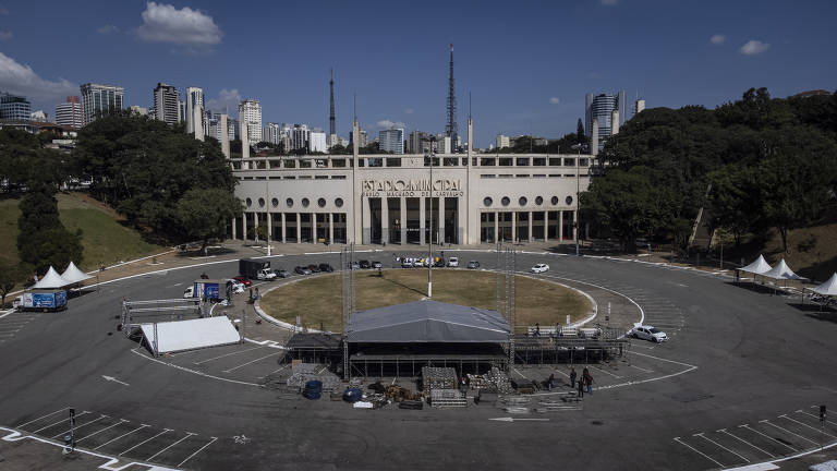 Pacaembu inaugura tenda temporária de shows com apresentação de Gal Costa