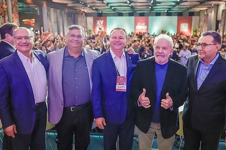 Governador do Maranhão Carlos Brandão (PSB), ao centro, com ex-presidente Lula (PT)