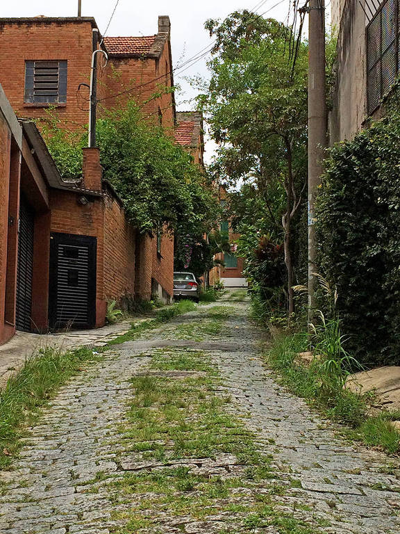 Rua de paralelepípedo