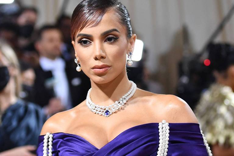 Anitta diz que 'passou horas' falando com DiCaprio sobre eleições no Met Gala