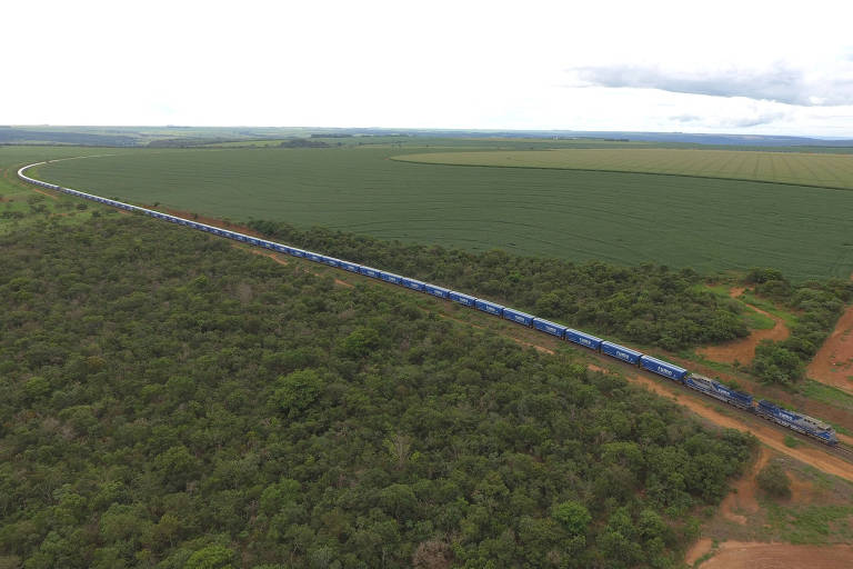 Trens maiores tiram quase 800 composições do principal corredor ferroviário do país