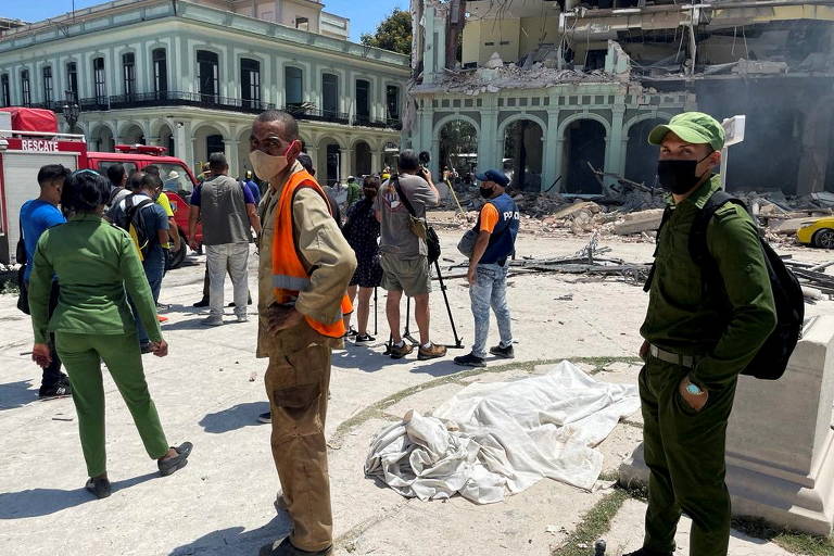 Explosão destrói hotel em Havana e deixa mortos 