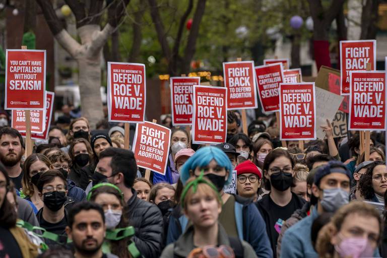Manifestantes em Seattle, nos EUA, protestam pelo direito ao aborto