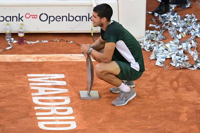 Carlos Alcaraz vence o ATP Tour de Madri e é apontado como sucessor de Nadal