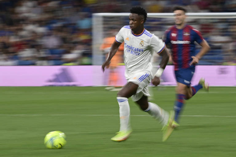 Vinicius Junior durante partida pelo Real Madrid contra o Levante