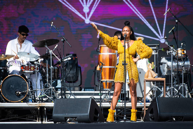 Xenia França em show no palco Villa-Lobos do Mita Festival, na Spark Arena