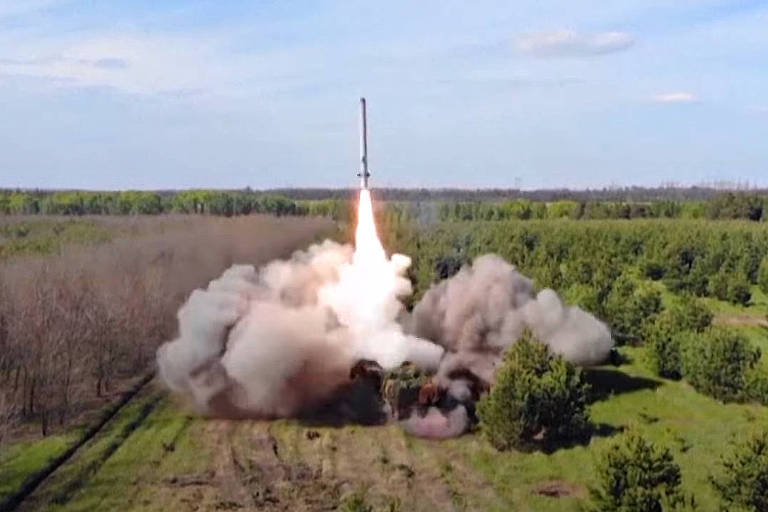 Míssil tático Iskander, que pode levar ogivas nucleares, é disparado contra a Ucrânia