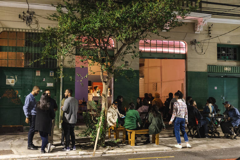 Entrada do Bandeira Bandeira na primeira noite de soft opening; abertura é no dia 15 de junho