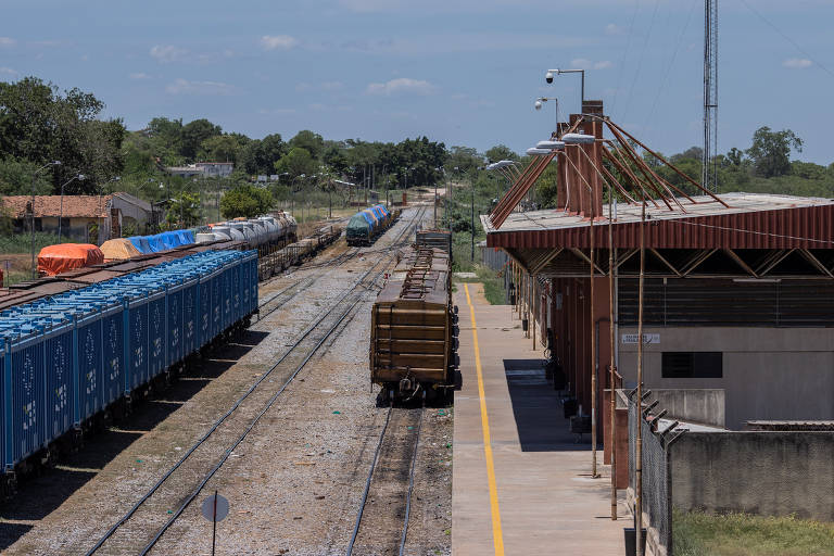 Bucólica estação marca início de viagem de até 21 horas no Trem da Morte boliviano