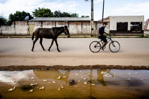 PORTO VELHO, RO, BRASIL.- 09.06.2022 - Materia especial sobre mobilidade urbana sustentavel. Av. Amazonas, uma das principais avenidas de ligação do extremo leste para o centro da cidade. - (foto: Rubens Cavallari/Folhapress,Cotidiano) * * * EXCLUSIVO * * *