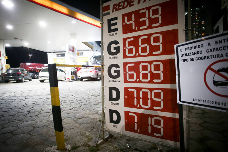 Preço do litro do óleo diesel ultrapassou o da gasolina em 2022