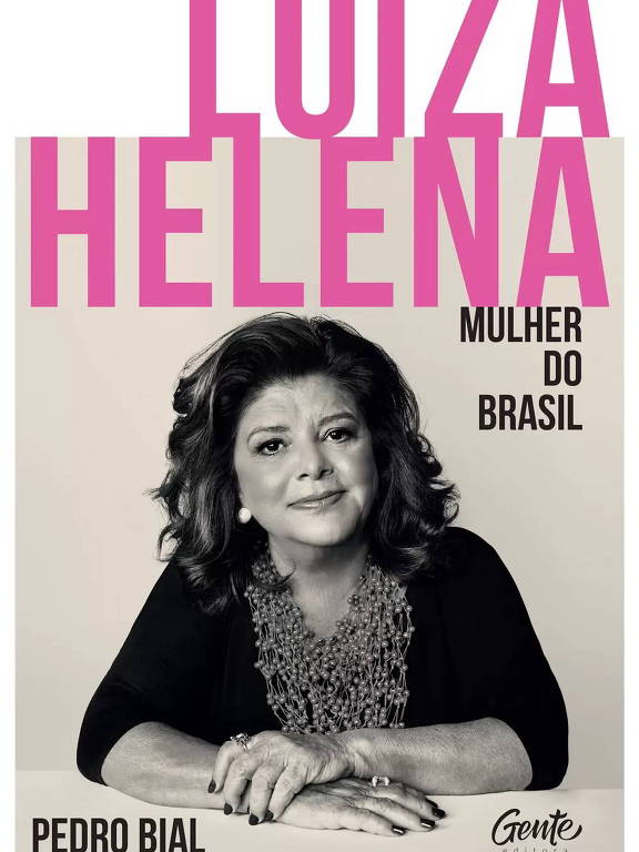 capa de livro traz mulher de meia idade de cabelos castanhos, longos, em foto em branco e preto