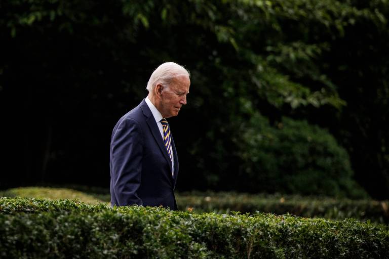 O presidente dos EUA, Joe Biden, nos jardins da Casa Branca, em Washington