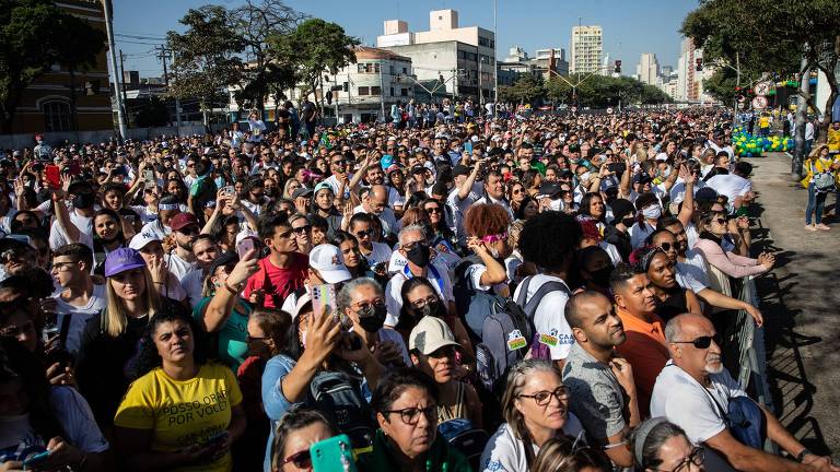 Marcha para Jesus reúne multidão e candidatos em São Paulo