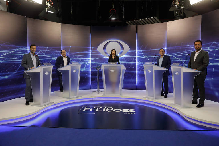 Cláudio Castro esconde Bolsonaro, e Freixo reivindica Lula em primeiro debate no RJ