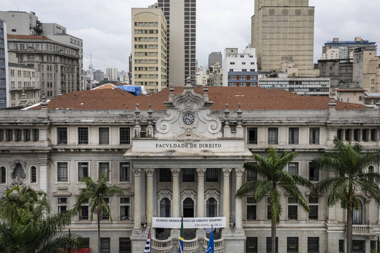 Após greve, auxílio permanência da Faculdade de Direito da USP perde doadores e corta bolsas