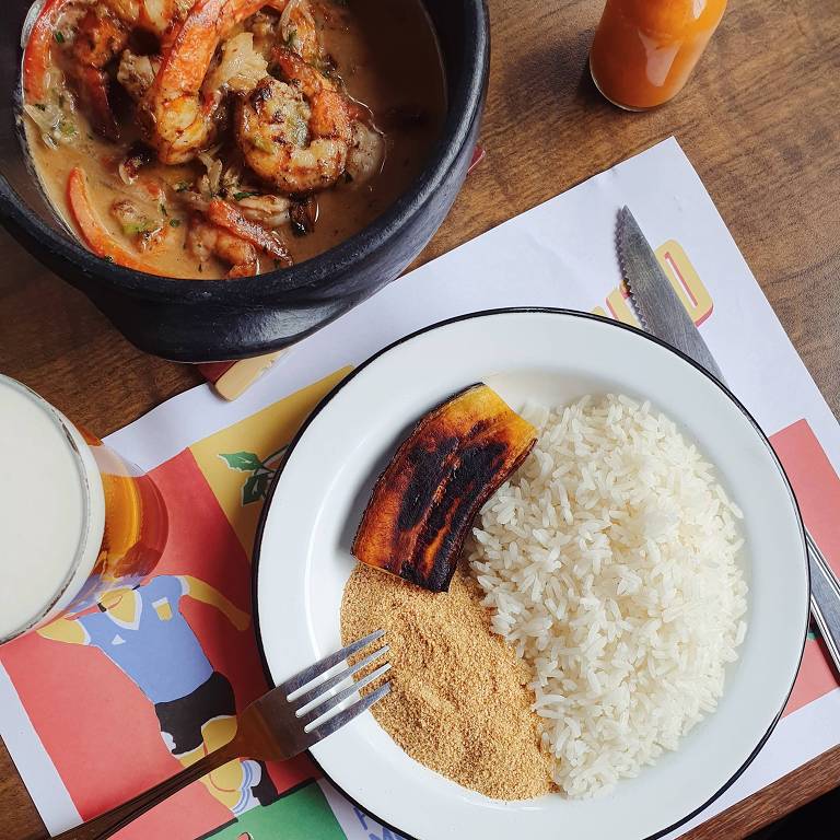 Exquisito mistura cardápio de restaurante com bebidas de boteco