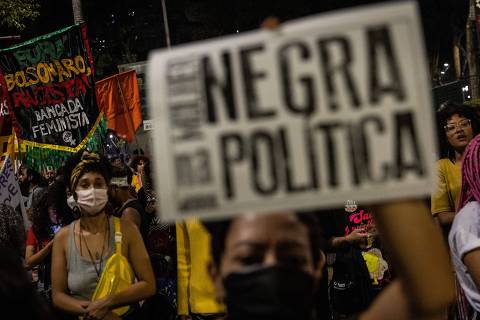 SÃO PAULO, SP, 25.07.2022: Com concentração na Praça da República, a Marcha das Mulheres Negras, vai a rua mais um ano para denunciar as violências pelas condições de gênero e raça ocorridas no Brasil à população negra. (Foto: Bruno Santos/ Folhapress) 