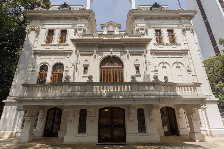 Casarão Nhonhô Magalhães é aberto após restauro