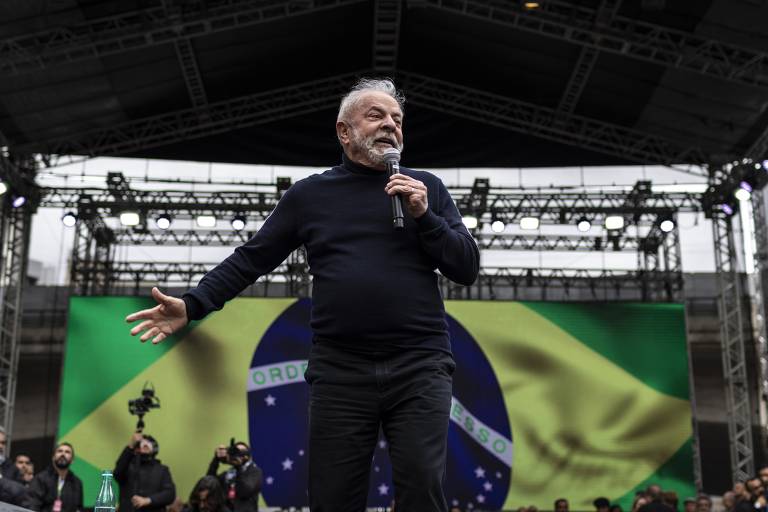 Lula faz comício no vale do Anhangabaú