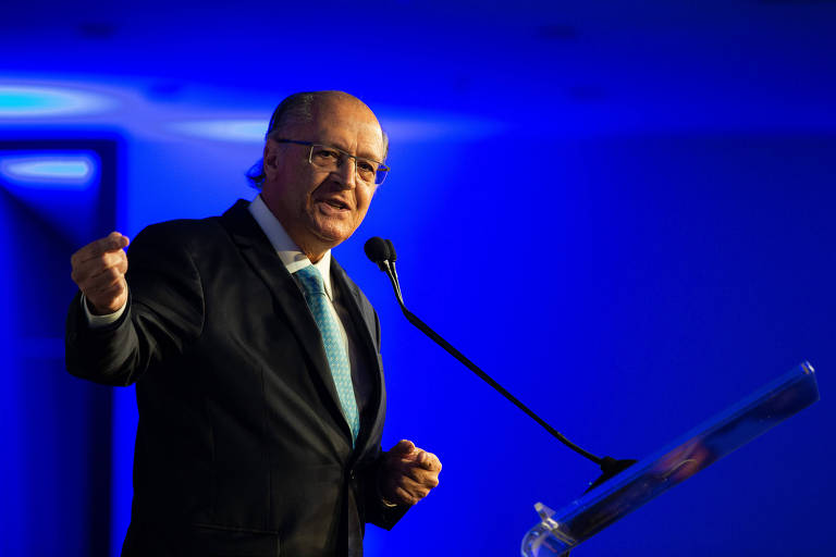 Alckmin rejeita privatização de Petrobras, BB e Caixa, mas critica estatais